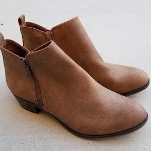 Cathy Jean Ankle Booties (Sz 7)